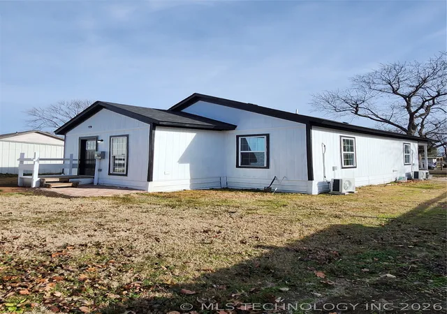 19th image of 604 N Oak St, Checotah, OK 74426 | MLS# 2624318