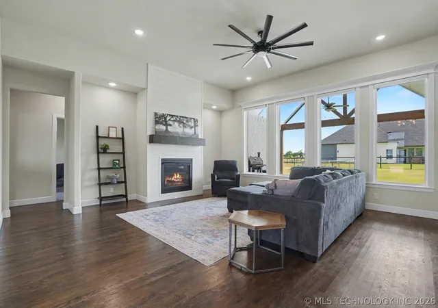 Homes for sale in Collinsville, OK | 7103 E 139Th St, Collinsville, OK 74021 | MLS# 2624315
