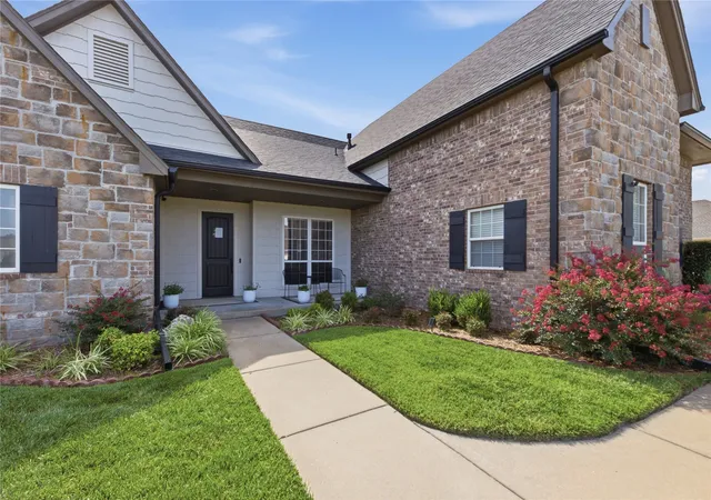 Photo 2 of Single family home for sale at 1012 Terri Dr, Bartlesville, OK 74006 | MLS# 2624288 | Listing updated on 2026-08-28