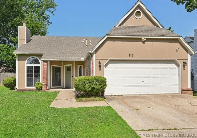 Photo 1 of Sale Pending at 1816 S Gardenia Ave, Broken Arrow, OK 74012 | MLS# 2624377 | Listing updated on 2026-08-21