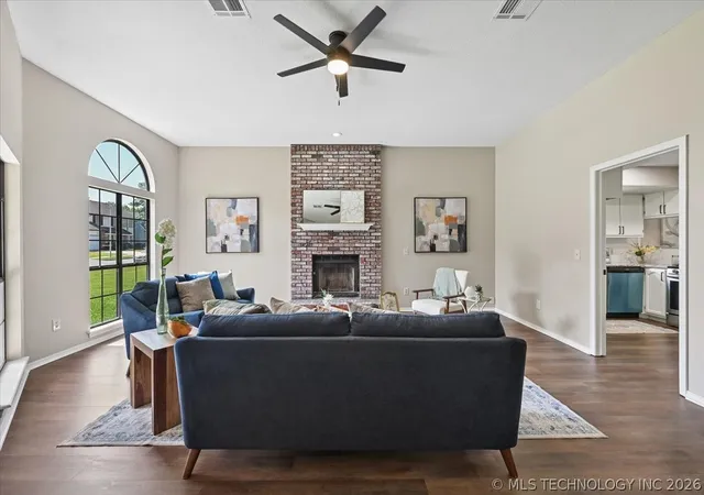 Photo 3 of Sale Pending at 1816 S Gardenia Ave, Broken Arrow, OK 74012 | MLS# 2624377 | Listing updated on 2026-08-21