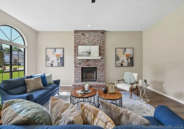 Photo 3 of Sale Pending at 1816 S Gardenia Ave, Broken Arrow, OK 74012 | MLS# 2624377 | Listing updated on 2026-08-21