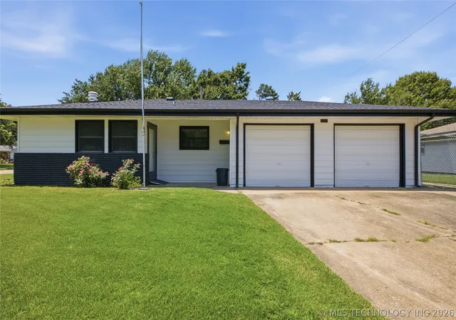 Photo 1 of Single family home for sale at 501 Warwick Dr, Muskogee, OK 74403 | MLS# 2624248 | Listing updated on 2026-08-27