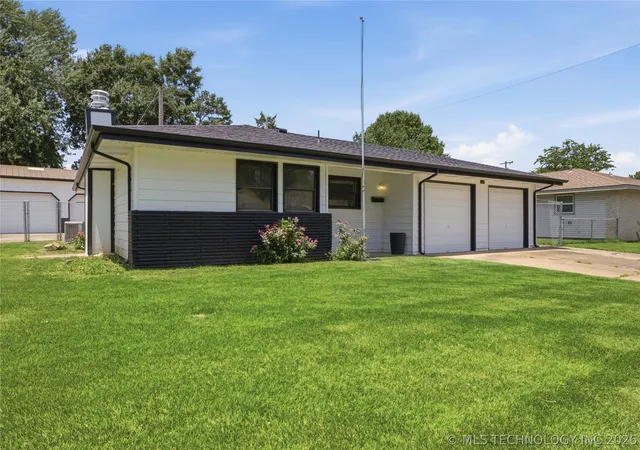 Photo 4 of Single family home for sale at 501 Warwick Dr, Muskogee, OK 74403 | MLS# 2624248 | Listing updated on 2026-08-27