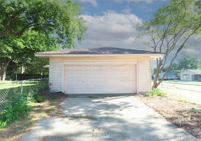 Homes for sale in Mc Alester, OK | 1715 Louise Dr, Mc Alester, OK 74501 | MLS# 2624363