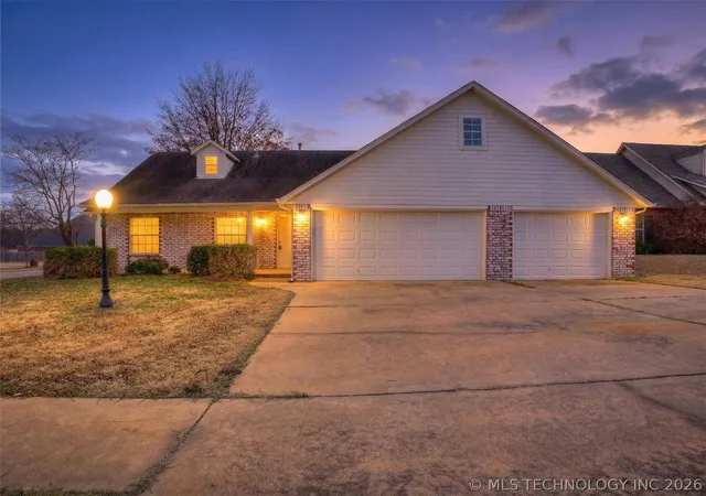 Photo 1 of Single family home for sale at 10592 E 142nd Street N, Collinsville, OK 74021 | MLS# 2624295 | Listing updated on 2026-08-20