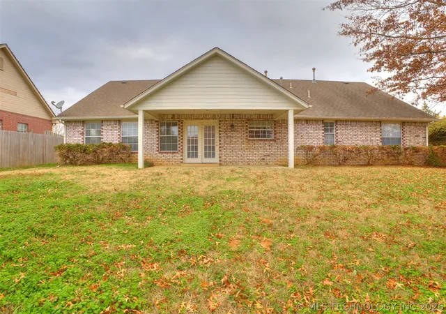 Photo 4 of Single family home for sale at 10592 E 142nd Street N, Collinsville, OK 74021 | MLS# 2624295 | Listing updated on 2026-08-20