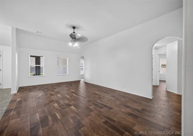 3rd image of 2450 S Narcissus Ct, Broken Arrow, OK 74012 | MLS# 2624290