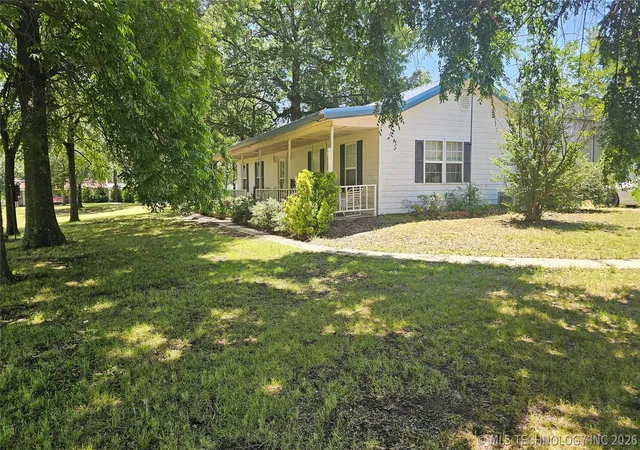 3rd image of 421975 E 1155 Rd, Eufaula, OK 74432 | MLS# 2623830