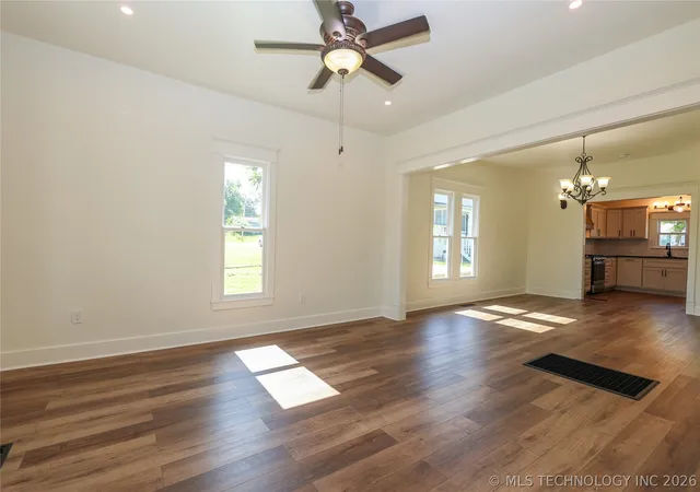 5th image of 11 E Tahlequah, Sulphur, OK 73086 | MLS# 2624411