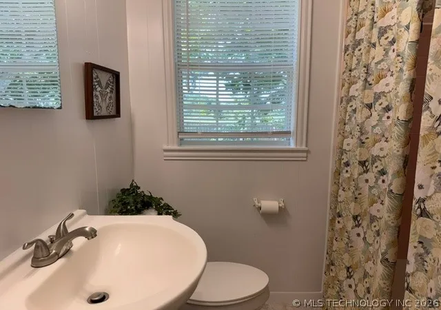 Homes for sale in Ardmore, OK | 504 Oak St, Ardmore, OK 73401 | MLS# 2624415