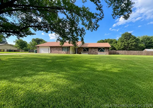 Photo 1 of Sale Pending at 23423 E 98th Street S, Broken Arrow, OK 74014 | MLS# 2624373 | Listing updated on 2026-08-20