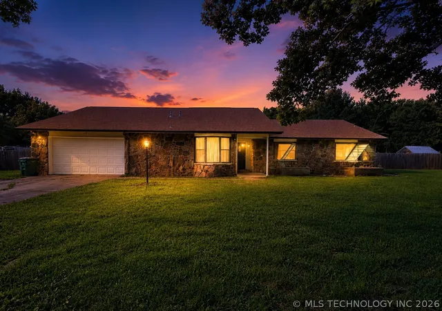 Photo 2 of Sale Pending at 23423 E 98th Street S, Broken Arrow, OK 74014 | MLS# 2624373 | Listing updated on 2026-08-20