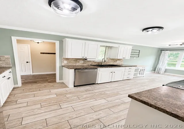 Photo 5 of Sale Pending at 23423 E 98th Street S, Broken Arrow, OK 74014 | MLS# 2624373 | Listing updated on 2026-08-20