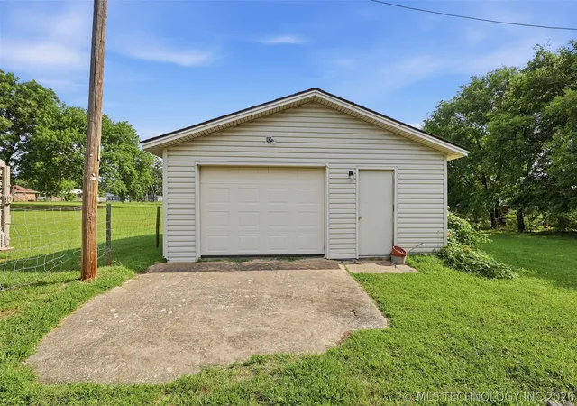 Homes for sale in Ada, OK | 17068 County Road 1520, Ada, OK 74820 | MLS# 2624421