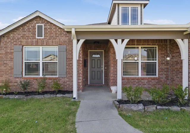 Homes for sale in Jenks, OK | 4018 W 105Th St S, Jenks, OK 74037 | MLS# 2624317