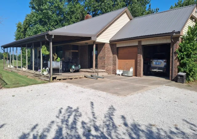 Homes for sale in Webbers Falls, OK | 13745 E 223rd St S, Webbers Falls, OK 74470 | MLS# 2623705
