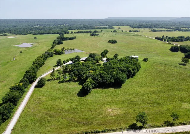 Homes for sale in Webbers Falls, OK | 13745 E 223rd St S, Webbers Falls, OK 74470 | MLS# 2623705
