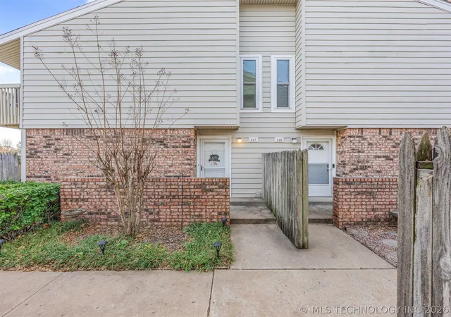 Homes for sale in Broken Arrow, OK | 2801 S Juniper Ave #117, Broken Arrow, OK 74012 | MLS# 2624432