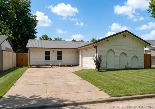 Homes for sale in Broken Arrow, OK | 21410 E 31st Pl S, Broken Arrow, OK 74014 | MLS# 2624378