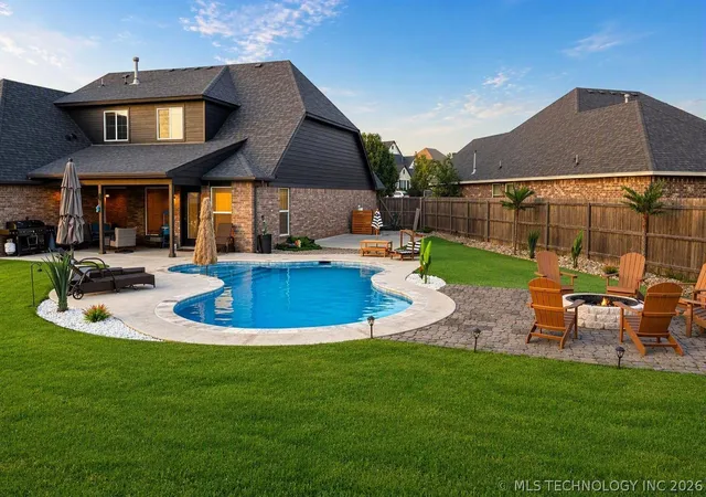 Photo 2 of Sale Pending at 2102 E 132nd Street S, Bixby, OK 74008 | MLS# 2624456 | Listing updated on 2026-09-23