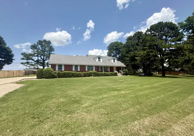 1st image of 802 W Downing St, Tahlequah, OK 74464 | MLS# 2624449