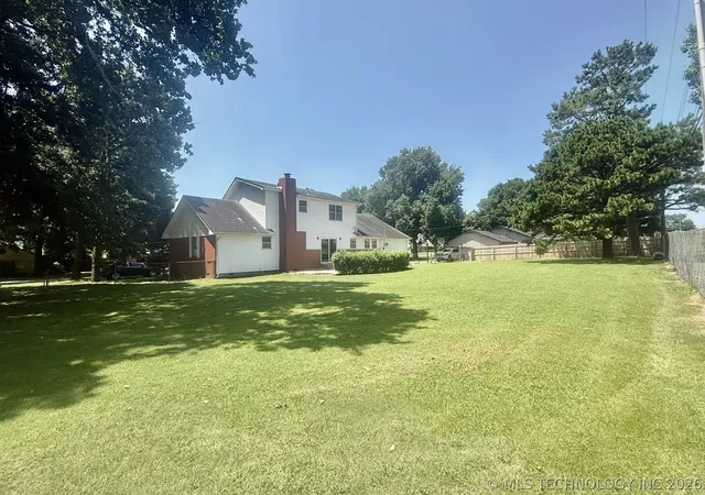 2nd image of 802 W Downing St, Tahlequah, OK 74464 | MLS# 2624449