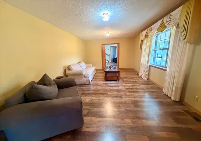 4th image of 802 W Downing St, Tahlequah, OK 74464 | MLS# 2624449