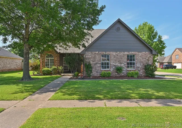 Homes for sale in Owasso, OK | 12704 E 78Th St, Owasso, OK 74055 | MLS# 2624376