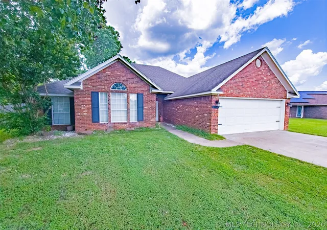 Homes for sale in Durant, OK | 2704 Forrest Cir, Durant, OK 74701 | MLS# 2624484