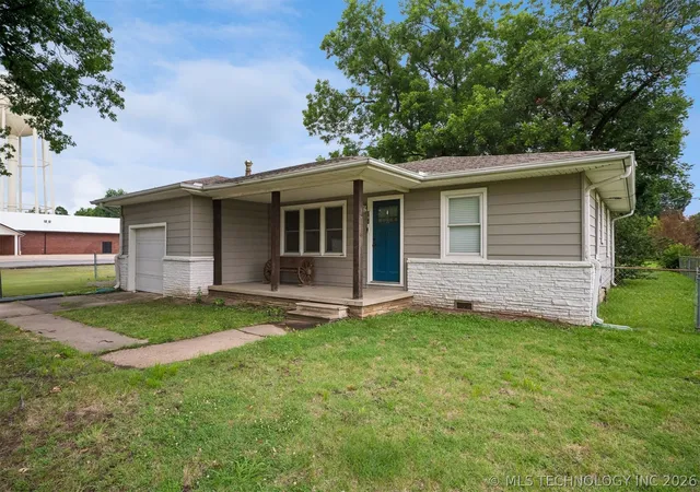 Photo 1 of Single family home for sale at 201 N Elliott St, Pryor, OK 74361 | MLS# 2623252 | Listing updated on 2026-10-06