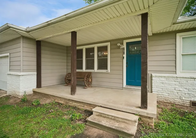 Photo 3 of Single family home for sale at 201 N Elliott St, Pryor, OK 74361 | MLS# 2623252 | Listing updated on 2026-10-06
