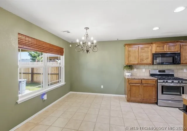 Homes for sale in Jenks, OK | 4013 W 103Rd Ct S, Jenks, OK 74037 | MLS# 2624161