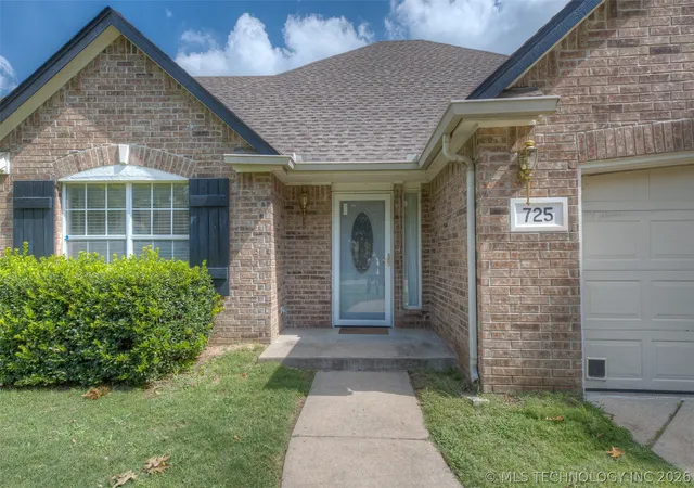 2nd image of 725 W 98th St, Jenks, OK 74037 | MLS# 2624501
