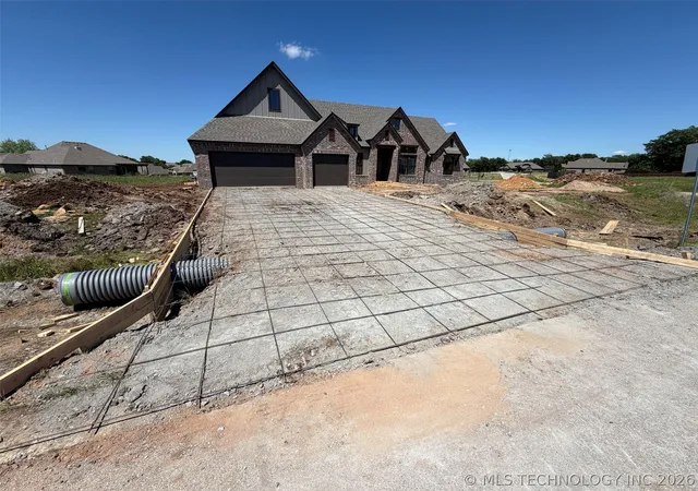 Homes for sale in Sand Springs, OK | 2119 E 45th Pl, Sand Springs, OK 74063 | MLS# 2624534