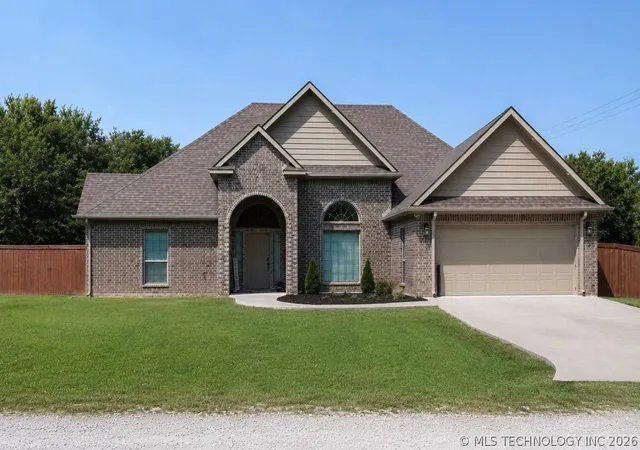 Photo 1 of Single family home for sale at 30 Brothers, Durant, OK 74701 | MLS# 2624564 | Listing updated on 2026-07-20