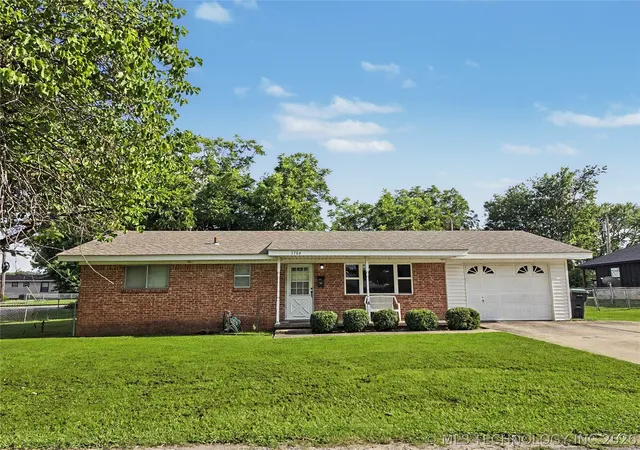 Homes for sale in Tahlequah, OK | 1704 Evans St, Tahlequah, OK 74464 | MLS# 2624607