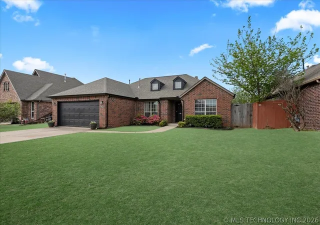 Photo 3 of Single family home for sale at 26530 Foxen Dr, Claremore, OK 74019 | MLS# 2624655 | Listing updated on 2026-07-08