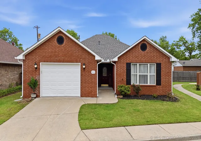 1st image of 315 Savannah Park St, Pryor, OK 74361 | MLS# 2624686