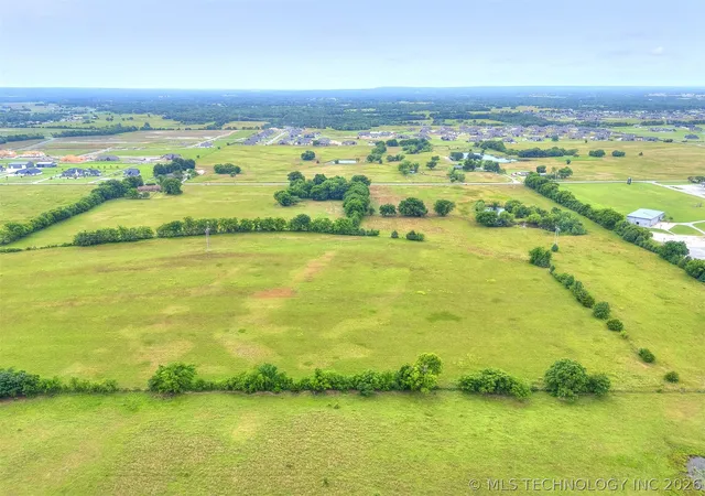 Photo 3 of Sale Pending at 5619 E 171st Street S, Bixby, OK 74008 | MLS# 2624636 | Listing updated on 2026-08-20