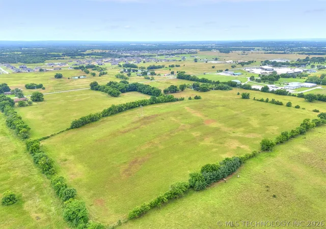 Photo 4 of Sale Pending at 5619 E 171st Street S, Bixby, OK 74008 | MLS# 2624636 | Listing updated on 2026-08-20