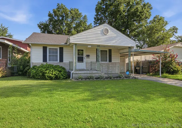 Homes for sale in Muskogee, OK | 2121 E Broadway St, Muskogee, OK 74403 | MLS# 2624659