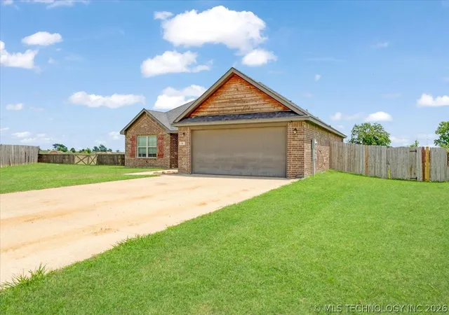 Photo 2 of Single family home for sale at 60 Autumn Run, Durant, OK 74701 | MLS# 2624664 | Listing updated on 2026-09-22