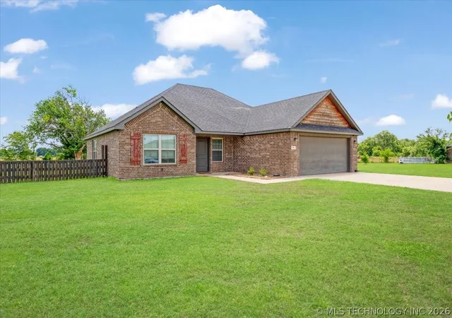 Photo 3 of Single family home for sale at 60 Autumn Run, Durant, OK 74701 | MLS# 2624664 | Listing updated on 2026-09-22