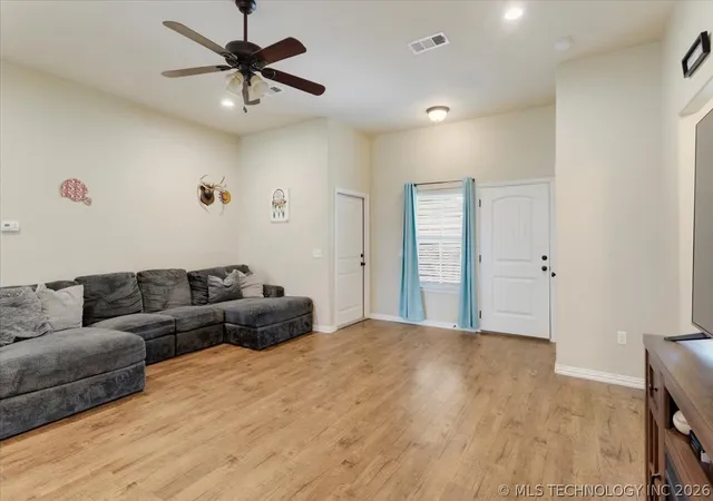 Photo 4 of Single family home for sale at 60 Autumn Run, Durant, OK 74701 | MLS# 2624664 | Listing updated on 2026-09-22
