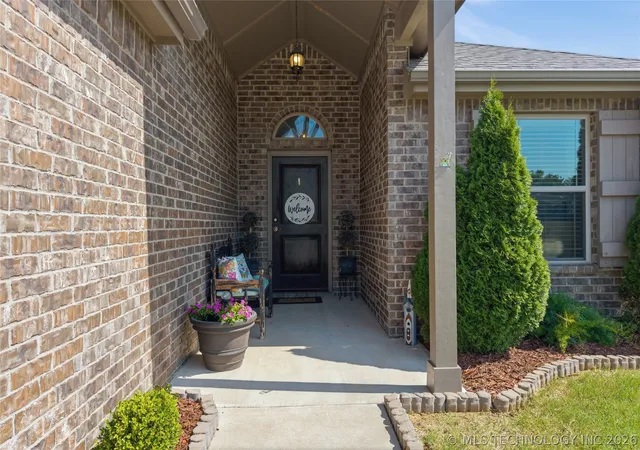 Photo 3 of Sale Pending at 26795 E 143rd Street S, Coweta, OK 74429 | MLS# 2624716 | Listing updated on 2026-09-01