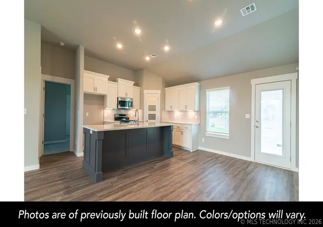 Photo 3 of Single family home for sale at 10998 S 271st Eastavenue, Coweta, OK 74429 | MLS# 2624729 | Listing updated on 2026-07-14
