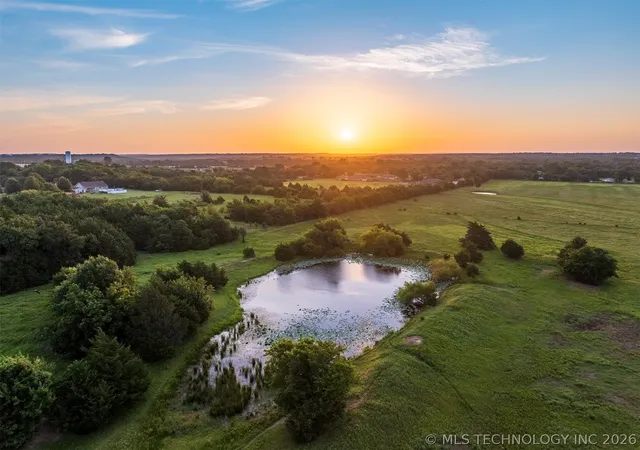 Homes for sale in Wetumka, OK | 50 W Francis St, Wetumka, OK 74883 | MLS# 2622163