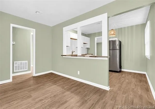 3rd image of 301 Se Park St, Ardmore, OK 73401 | MLS# 2624712