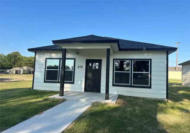 Photo 1 of Single family home for sale at 612 S 3rd Street, Morris, OK 74445 | MLS# 2624254 | Listing updated on 2026-09-29